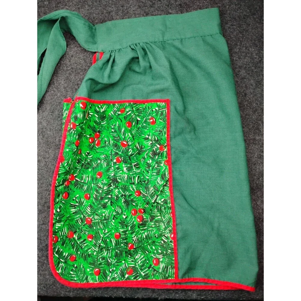 Vintage Handmade Green Christmas Holly Berry Half Apron With Big Pockets